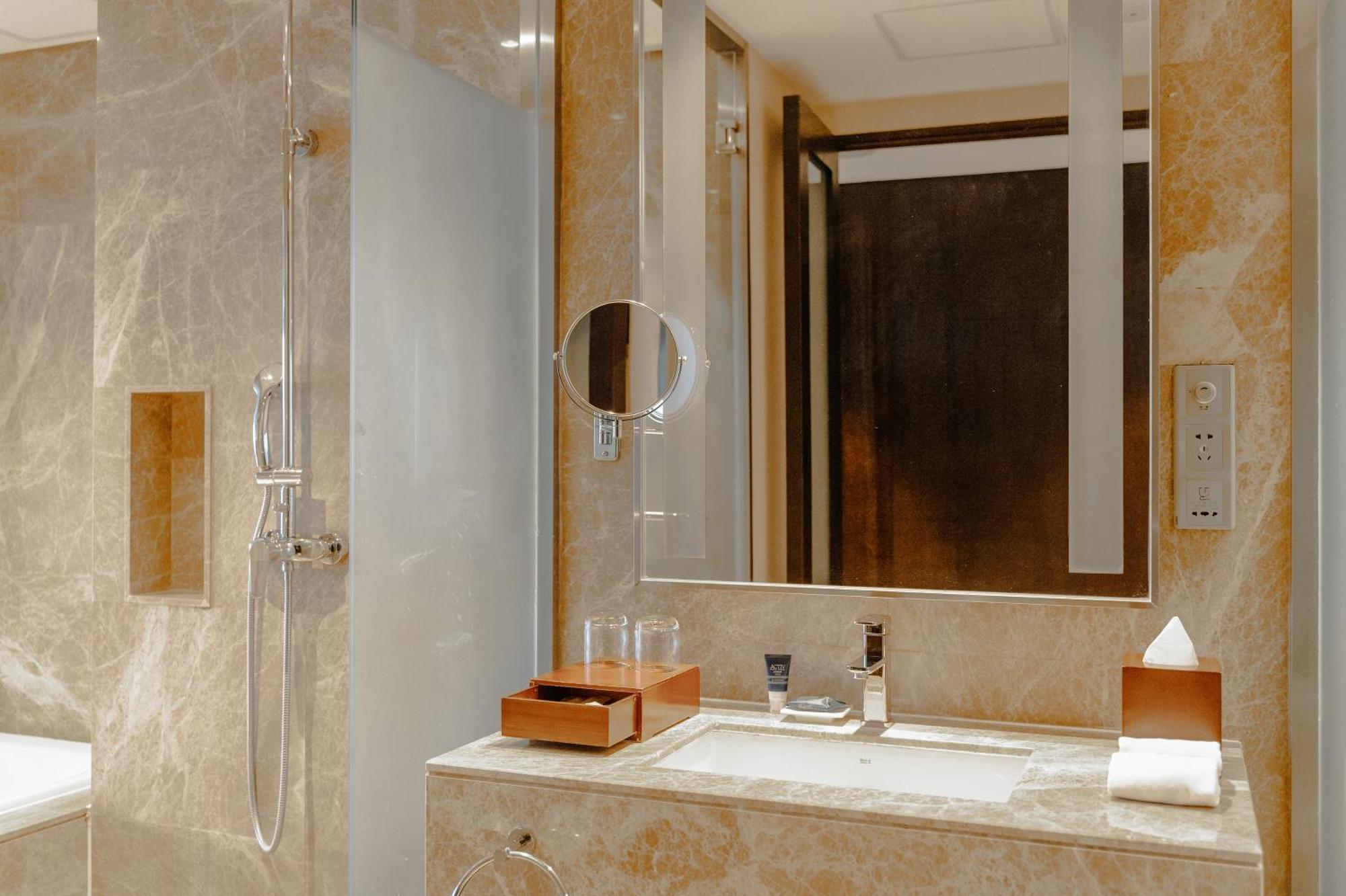 Four Points By Sheraton Qingdao, West Coast Eksteriør bilde